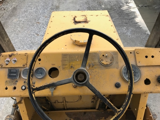 ขายรถบด10ตันDYNAPACรุ่นCC41รถนอกนำเข้า ไม่เคยใช้งานในไทย มีเอกสารพร้อมหน้าเหล็กหลังเหล็ก บดอัดสั่นสเทือนได้ทั้ง2ล้อ เอวอ่อน เครื่องยนต์ดีเซล4สูบ สภาพดีพร้อมใช้งานมีให้เลือกหลายคันหลายขนาด