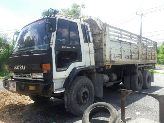 ขายIsuzu  ร็อคกี้175hpดั้ม 2เพลา สภาพสวยพร้อมใช้ติดต่อคุณอ๊อฟพิจิตร086-737-9991