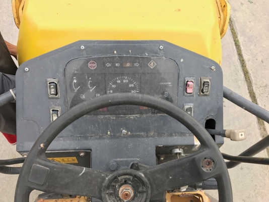 ขายรถบด3ตัน HITACHIรุ่นCC135นำเข้าญี่ปุ่นไม่เคยใช้งานในไทย หน้าเหล็กหลังยาง ขับ2เพลาเอวอ่อน เครื่องอีซูซุ3สูบ สภาพดีพร้อมใช้งาน มีให้เลือกหลายคันหลายขนาดLine:Jiraroj2909