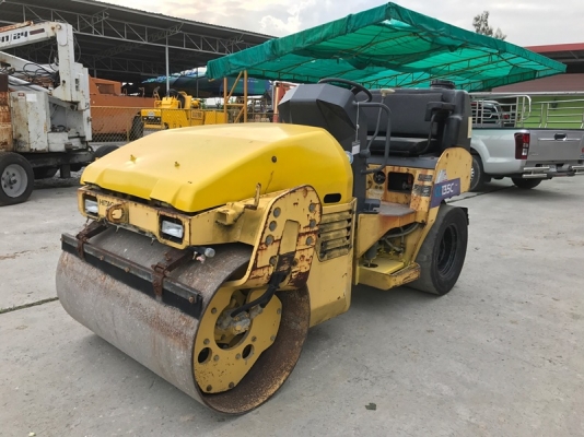 ขายรถบด3ตัน HITACHIรุ่นCC135นำเข้าญี่ปุ่นไม่เคยใช้งานในไทย หน้าเหล็กหลังยาง ขับ2เพลาเอวอ่อน เครื่องอีซูซุ3สูบ สภาพดีพร้อมใช้งาน มีให้เลือกหลายคันหลายขนาดLine:Jiraroj2909