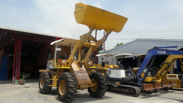 รถตัก Komatsu WA100 เก่าญี่ปุ่นแท้ รถสวยพร้อมใช้งาน