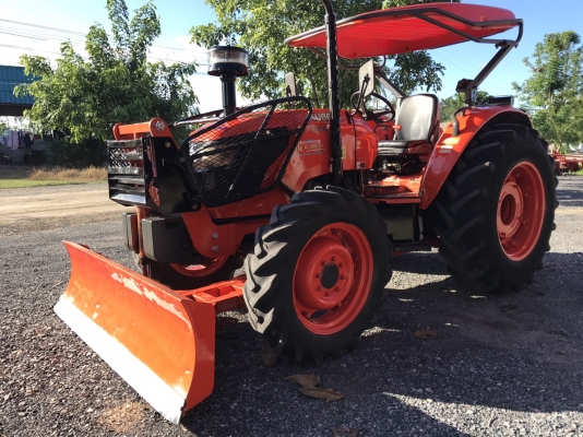 ขายรถไถคูโบต้า M7040 สภาพพร้อมใช้งาน ทำงาน 1,900 ชม. ราคา 498,000 บาท สนใจโทร 081-9136451 #พร้อมส่งฟรีถึงบ้าน ขอดูรุปเพิ่มเติม line:bow6451 ค่ะ