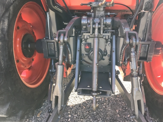 ขายรถไถคูโบต้า M7040 สภาพพร้อมใช้งาน ทำงาน 1,900 ชม. ราคา 498,000 บาท สนใจโทร 081-9136451 #พร้อมส่งฟรีถึงบ้าน ขอดูรุปเพิ่มเติม line:bow6451 ค่ะ