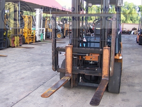 ขาย รถโฟล์คลิฟท์ TOYOTA รุ่น 7FD30 ขาย รถโฟล์คลิฟท์ TOYOTA รุ่น 7FD30