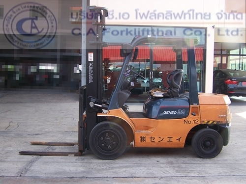 ขาย รถโฟล์คลิฟท์ TOYOTA รุ่น 7FD30