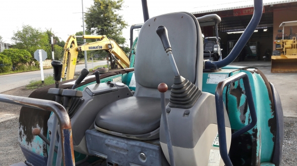 รถขุด Komatsu PC30R-8 เก่าญี่ปุ่นแท้ ใบมีด6ทิศทาง
