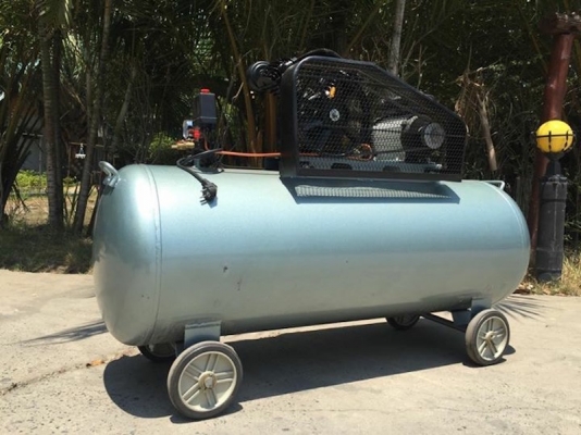 ขายปั้มลม 2สูบ(300ลิตรใหญ่) 3kw ไฟ220vสภาพสวยเดิม ของใหม่เปิดตู้ติดมา1ตัว 24,000บาท เท่านั้น!!