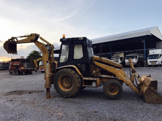 ขาย 385,000 รถตักหน้าขุดหลัง  CATTERPILAR 428C เครื่องดี เกียร์ดี  ปั้มแรง ยางสวย แอร์มี สภาพร้อมใช้  รถอยู่ จ.ปทุมธานี โทร&amp;ไอดีไลน์ 0610710295