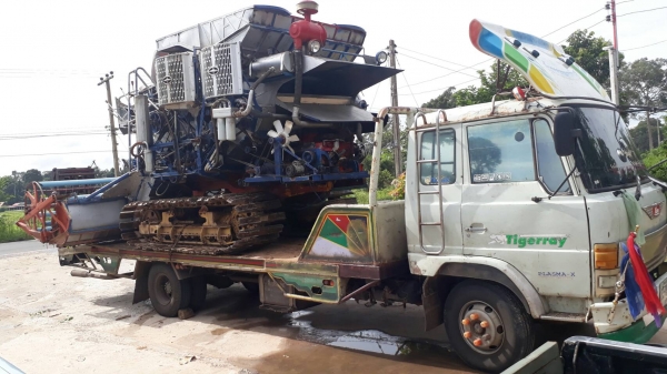 ขายรถเกี่ยวข้าว