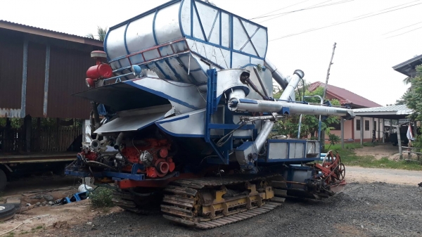 ขายรถเกี่ยวข้าว