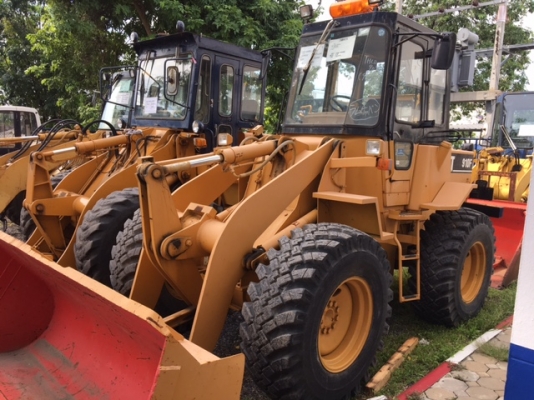 รถตักล้อยาง 6 คัน สวยๆ (CAT , KOMATSU)