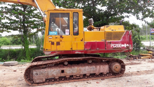 ขาย!! &gt;&gt;&gt; Komatsu Pc200 รุ่น 3 คอนโทรนสั้น &lt;&lt;&lt; เบอร์ติดต่อ 098-7155789