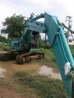 ขาย!! >>> Komatsu Pc200 รุ่น 2 250,000 บาท <<< เบอร์ติดต่อ 098-7155789 ขาย!! >>> Komatsu Pc200 รุ่น 2 250,000 บาท <<< เบอร์ติดต่อ 098-7155789