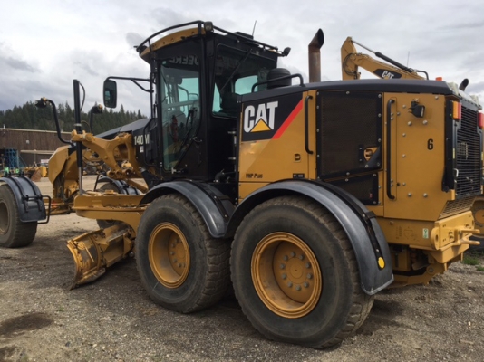 รถเกรด 140M รถปี 2010 ชั่วโมงทำงาน 7,900 ชม. รถเกรด 140M รถปี 2010 ชั่วโมงทำงาน 7,900 ชม.