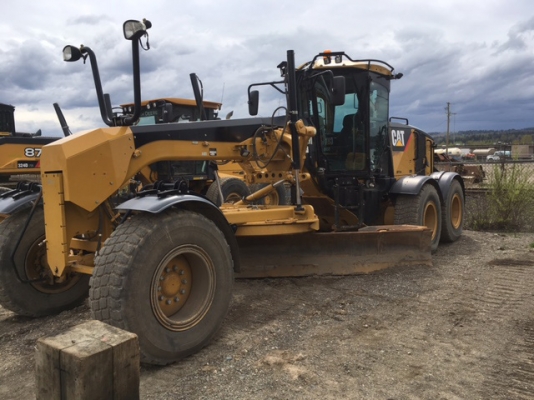 รถเกรด 140M รถปี 2010 ชั่วโมงทำงาน 7,900 ชม.