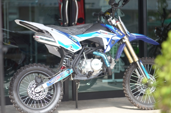 VSX-R125 สีน้ำเงิน