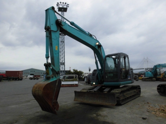 ขายรถขุดนำเข้าจากประเทศญี่ปุ่น kobelco sk135 yy04 มีใบมีด สนใจติดต่อสอบถาม 092-3309229 อีด