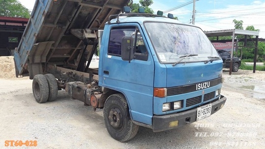 ขายด่วน รถบรรทุก 6 ล้อ ISUZU NPR 115 แรง ดั้ม (รถห้างแท้) เสี่ยสั่งลุย สภาพเดิมๆ สวยพร้อมใช้งาน ราคาสุดคุ้ม