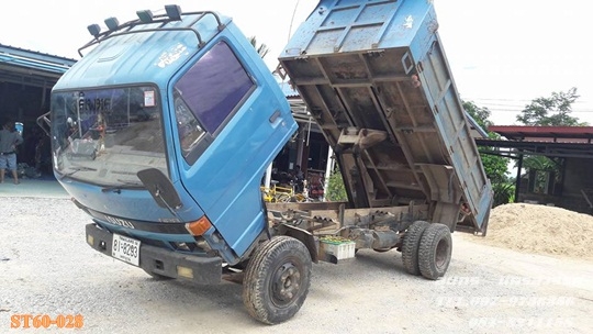 ขายด่วน รถบรรทุก 6 ล้อ ISUZU NPR 115 แรง ดั้ม (รถห้างแท้) เสี่ยสั่งลุย สภาพเดิมๆ สวยพร้อมใช้งาน ราคาสุดคุ้ม