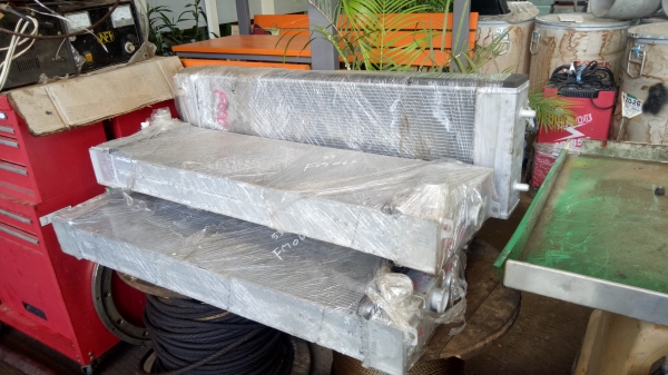 ขาย หม้อน้ำPC200-8