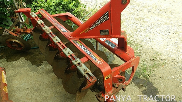 รถเข้าใหม่ #ปัญญาแทรคเตอร์  คูโบต้าL3608SP จดทะเบียนปี 59 สภาพนางฟ้า รถไร่ ใช้งานน้อย 249 ชม. สีเดิมจากโรงงาน พร้อมผานพรวน ตราช้าง 6x22 ราคา 340,000 บ.