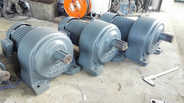 ** เหลือ 1 ตัว ** มอเตอร์เกียร์ญี่ปุ่น GTR Made in JAPAN 2 HP ทด 1:120 (12rpm) 380V พร้อมใช้