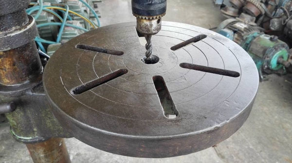 ** SOLD ** แท่นต้าปเกลียว KING-13 จานกลมแบบสายพาน ต้าป 13 มม(1/2") ไฟ 220V พร้อมใช้ ** SOLD ** แท่นต้าปเกลียว KING-13 จานกลมแบบสายพาน ต้าป 13 มม(1/2") ไฟ 220V พร้อมใช้