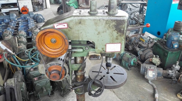 ** SOLD ** แท่นต้าปเกลียว KING-13 จานกลมแบบสายพาน ต้าป 13 มม(1/2") ไฟ 220V พร้อมใช้ ** SOLD ** แท่นต้าปเกลียว KING-13 จานกลมแบบสายพาน ต้าป 13 มม(1/2") ไฟ 220V พร้อมใช้