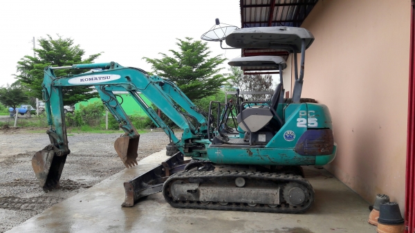 รถขุด Komatsu PC25-1 เก่าญี่ปุ่น