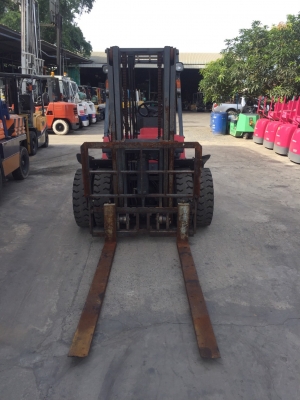 โฟล์คลิฟท์ NISSAN J02 เครื่องดีเซล เกียร์ธรรมดา งาเทได้ สนใจติดต่อ 083-062-0223(ปอนด์)