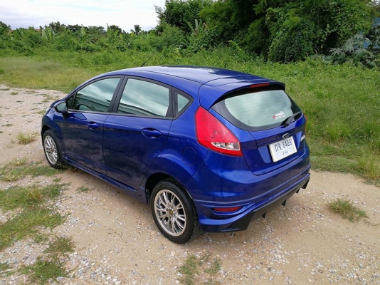 Ford fista 5ประตูสุดสวย ไมลย์วิ่งแค่ 64,xxx เท่านั้น ออกรถวันนี้ดาว์นเริ่มต้นเพียง 8,000 ฿