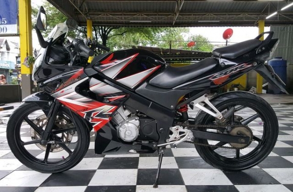 ขออนุญาตขาย HONDA CBR 150R TOP ล้อแม็กแท้ศูนย์ สตาร์ทมือ โอนฟรี