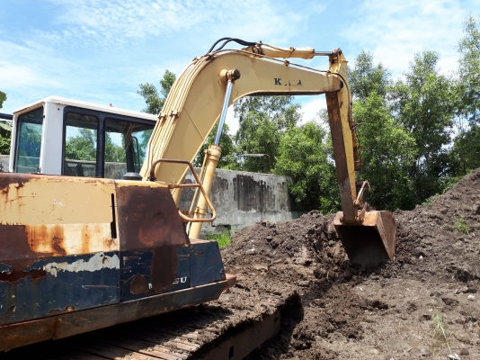 ขายแบคโฮKomutsu pc100-5 ขายแบคโฮKomutsu pc100-5