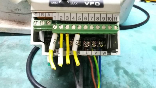 3,000 บ. ส่งฟรี083-2000058 LINE ID: line832923 ชุดมอเตอร์เกียร์ทด + อินเวอร์เตอร์ปรับรอบขนาด 400 W. มอเตอร์เกียร์ทดยี่ห้อ MITSUBISHI ขนาดกำลัง 200 W. ทด 1: 30 เพลาทดออกข้าง อินเวอร์เตอร์ panasonic รุ่น NAIS ไฟเข้า 1 เฟส 200-220V. ไฟออกขับมอเตอร์ได้ทั้ง 3,000 บ. ส่งฟรี083-2000058 LINE ID: line832923 ชุดมอเตอร์เกียร์ทด + อินเวอร์เตอร์ปรับรอบขนาด 400 W. มอเตอร์เกียร์ทดยี่ห้อ MITSUBISHI ขนาดกำลัง 200 W. ทด 1: 30 เพลาทดออกข้าง อินเวอร์เตอร์ panasonic รุ่น NAIS ไฟเข้า 1 เฟส 200-220V. ไฟออกขับมอเตอร์ได้ทั้ง