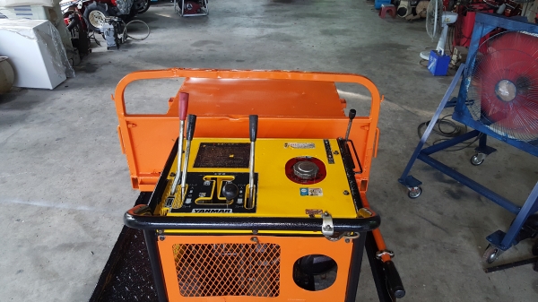 รถบรรทุกการเกษตรและก่อสร้างนั่งขับ รหัสสินค้า E2 - 20 พร้อมใช้