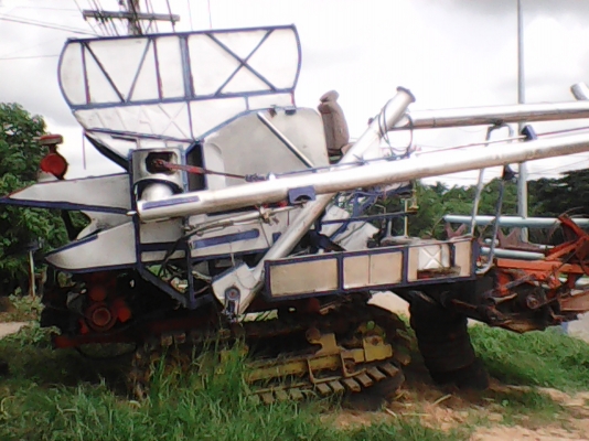 รถเกี่ยว 6 HE BO     061-6319748