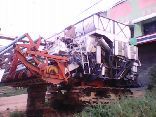 รถเกี่ยว 6 HE BO     061-6319748