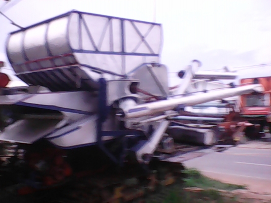 รถเกี่ยว 6 HE BO     061-6319748