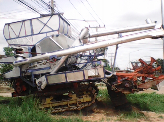 รถเกี่ยว 6 HE BO     061-6319748