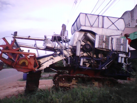 รถเกี่ยว 6 HE BO     061-6319748