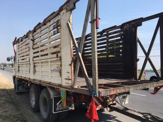10 ล้อ 2 เพลา HINO MEGA 260 แรง ปี 47 .กระบะเหล็กไม่ดั้ม มีระบบลากพ่วง ราคา 1.25 ล้าน