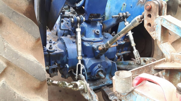 Jhondere 2310 ใบดัน ไม่มีหางนะครับ ยางหน้าใหม่ ยางหลังสวย ปั้มดี เครื่องดี Jhondere 2310 ใบดัน ไม่มีหางนะครับ ยางหน้าใหม่ ยางหลังสวย ปั้มดี เครื่องดี