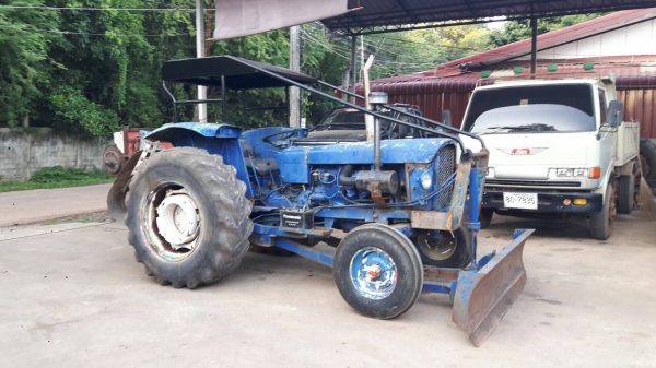 Jhondere 2310 ใบดัน ไม่มีหางนะครับ ยางหน้าใหม่ ยางหลังสวย ปั้มดี เครื่องดี Jhondere 2310 ใบดัน ไม่มีหางนะครับ ยางหน้าใหม่ ยางหลังสวย ปั้มดี เครื่องดี