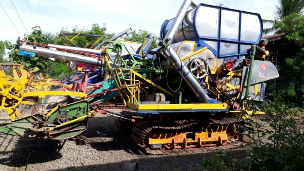 ขายรถเกี่ยวข้าว ขายรถเกี่ยวข้าว