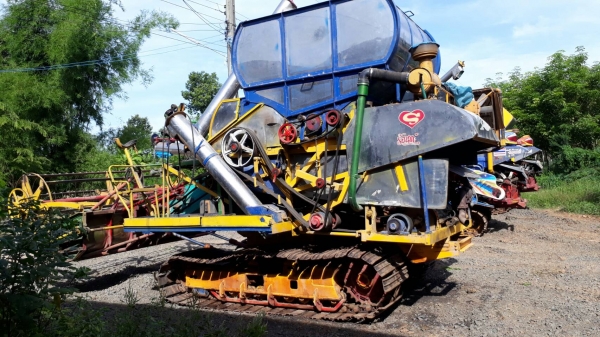 ขายรถเกี่ยวข้าว ขายรถเกี่ยวข้าว