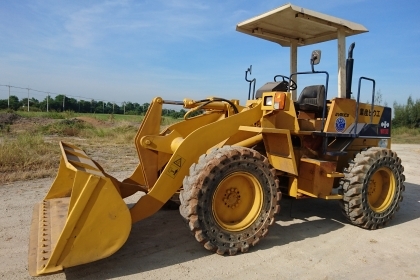 ขายรถตักล้อยาง KOMATSU WA100-1 (สภาพดี ราคาถูก)