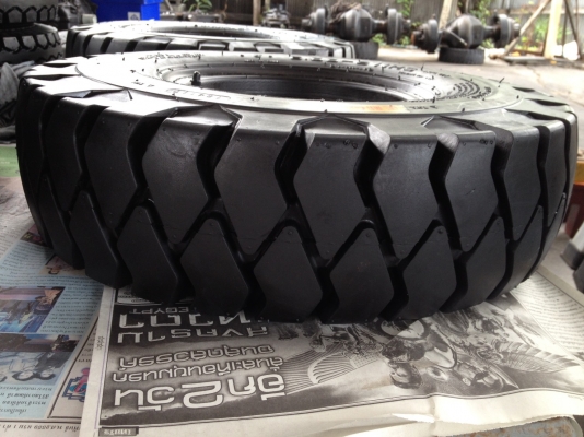 ขายยางลมโฟล์คลิฟท์ ขนาด 600-9 ใหม่ครบชุด ราคาถูก ขายยางลมโฟล์คลิฟท์ ขนาด 600-9 ใหม่ครบชุด ราคาถูก