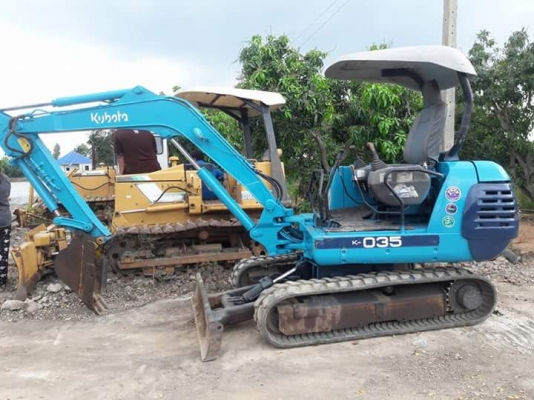 ขายKUBOTA 035  เก่าใน  สภาพสวย  มีลายแย๊ก  เครื่องปั๊มดี  ลองระบบกันได้ทุกวัน  โทร  089-3818694  ดวงนภา
