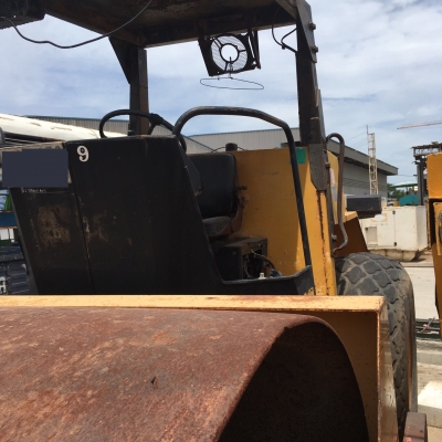 รถบด CA251 มีเล่มทะเบียน เพลาเดียว รุ่น CA251 รถบด CA251 มีเล่มทะเบียน เพลาเดียว รุ่น CA251