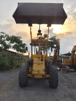 ขายรถตัก KOMATSU WA100-3 สมบูรณ์พร้อมใช้ครับ FROM JAPAN ติดต่อ 063-9316985 ID LINE : 0639316985 ครับ